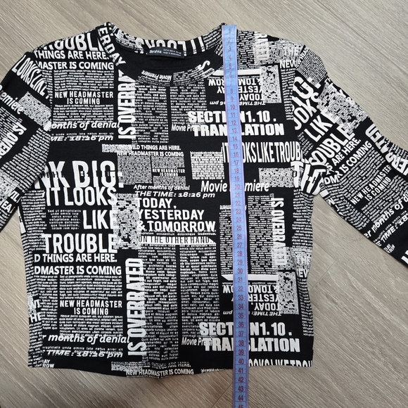 Bershka News Papers Crop Top Size M - Picture 6 of 9